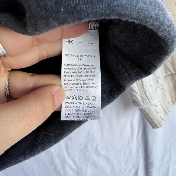 Cozy Two-Tone Knit Hoodie With Cable-Knit Sleeves And Pocket Detail - Picture 4 of 7